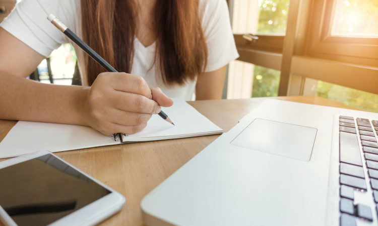 Já pensaste em apostar na tua formação? Descobre as opções que podem facilitar as tuas escolhas