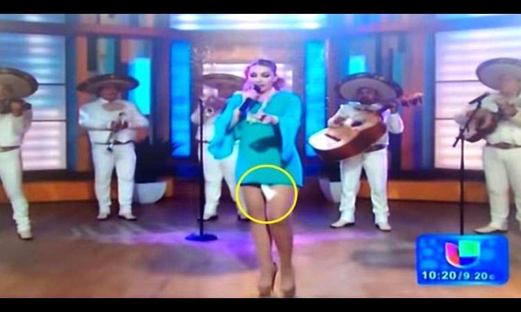 Cantora mexicana perdeu o penso higiénico em directo