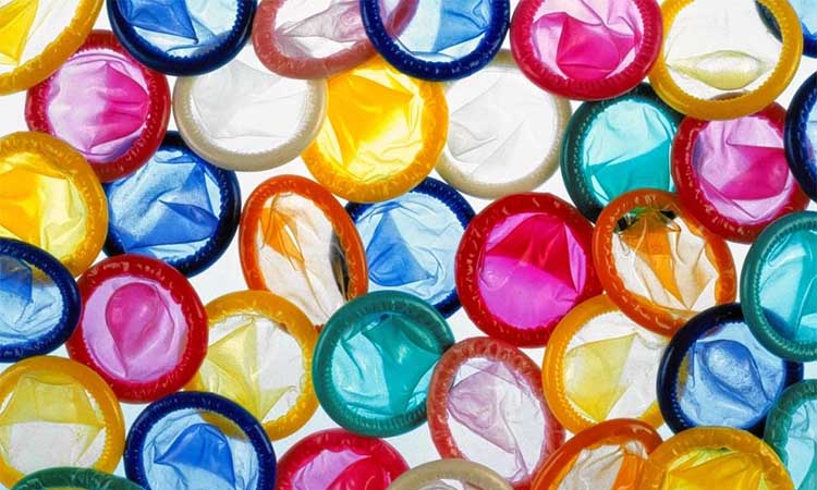Como colocar o preservativo masculino sem riscos