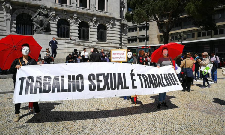 O trabalho sexual é crime? E o que é o lenocínio?